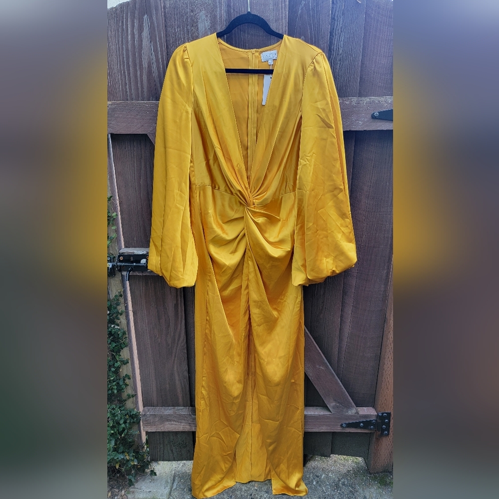 Elegant Yaura Maxi Dress - Picture 4 of 7